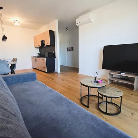 Komfortny Blizko Hlavnej Ulice S Klimatizaciou N4 * Kosice